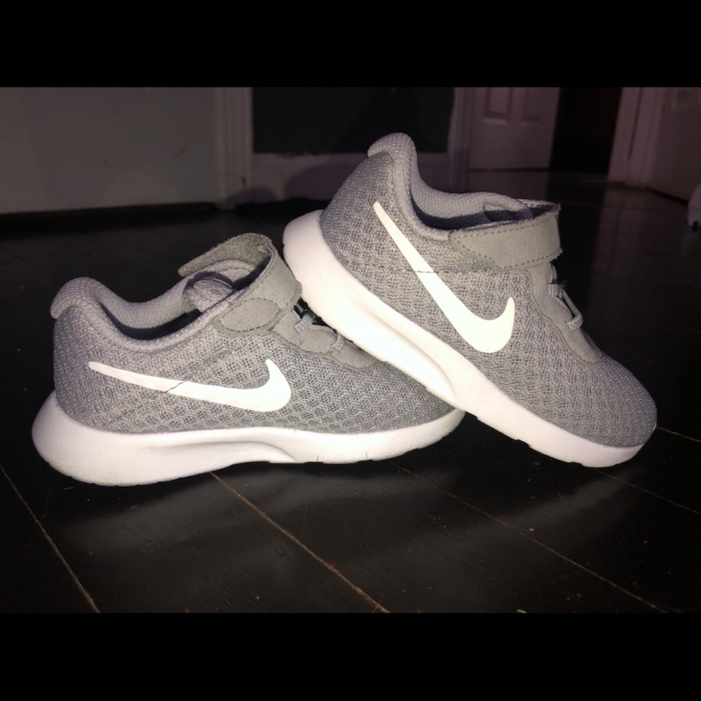 Nike Tanjun Boys Running Shoes